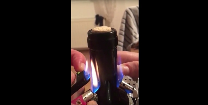 Как открыть вино с помощью зажигалки (видео мастер класса)