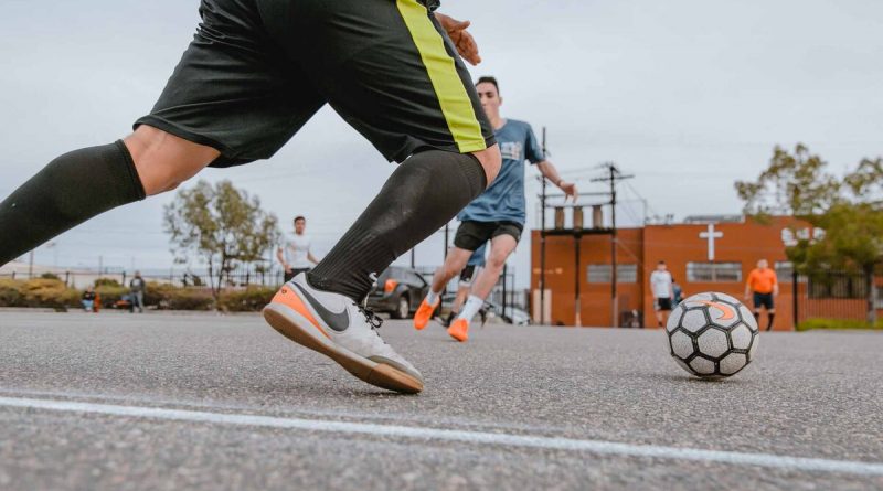 Де у Львові можна пограти у футбол?