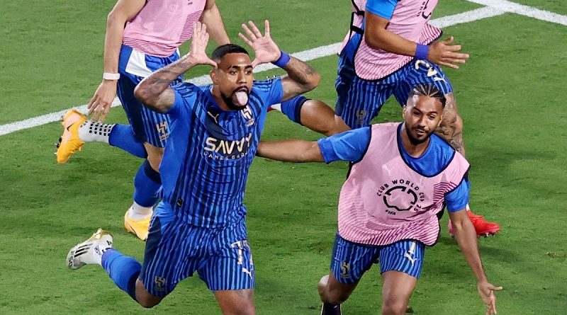 Плей-офф Клубного чемпионата мира 2025 стал настоящим шоком для болельщиков — уже в первом раунде выбыли сразу три громкие имени: Манчестер Сити, Интер Милан и Интер Майами.