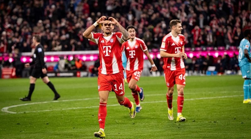 Европейский футбол. Бавария громит оппонентов, МЮ близок к третьему месту